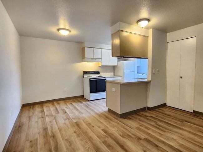 Building Photo - 1285 NW 183rd Ave