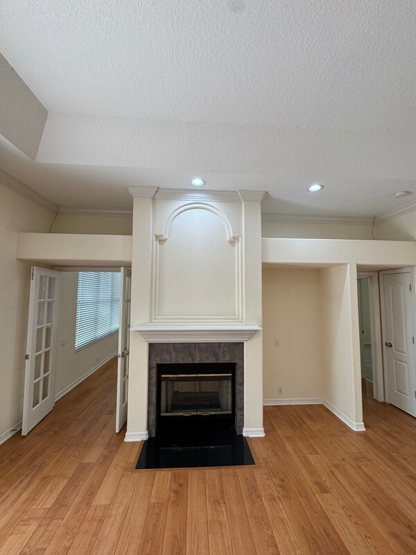 Building Photo - 10084 Cherry Hills Ave Cir