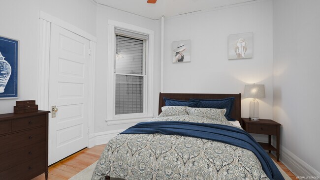 Building Photo - 622 W Briar Pl