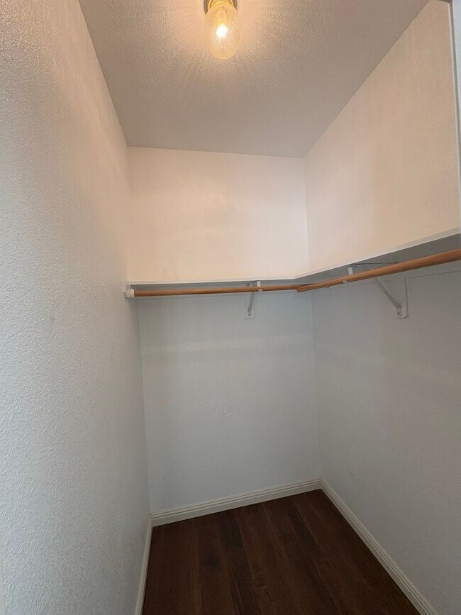 Building Photo - NW Visalia home available coming soon!