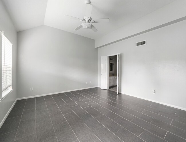 Building Photo - 13515 Ryanwood Dr