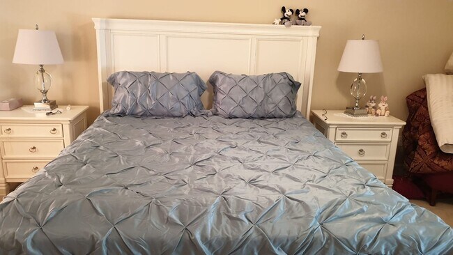 Building Photo - Stunning 3 bedroom top floor in Toscana FULLY FURNISHED