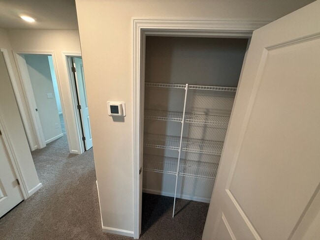 Building Photo - Brand New home in York!