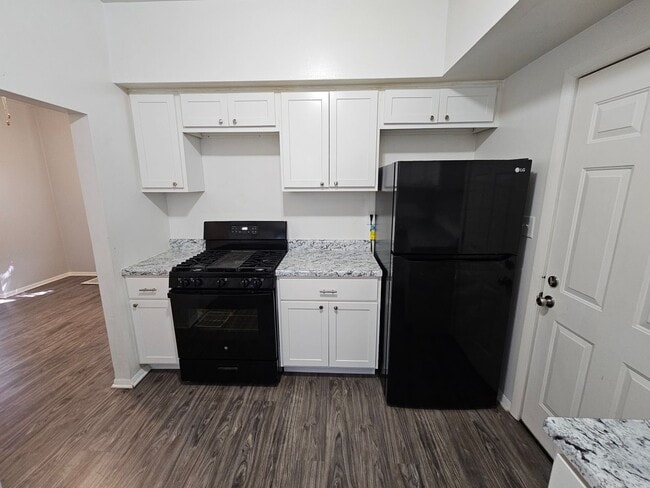 Building Photo - 3 Bed, 2 Bath, Elkhart