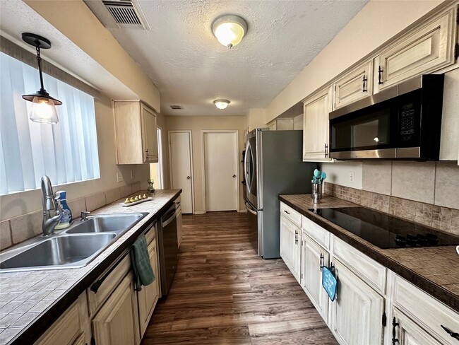 Building Photo - 22227 Deville Dr