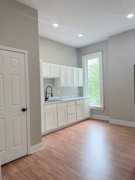Building Photo - 3834 Southern Pky