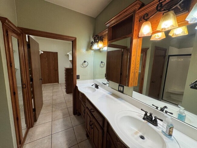 Building Photo - Stunning 3 bed in immaculate community, NO mowing, neighborhood pool, and GATED entry!