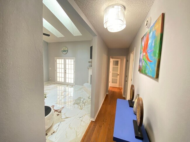 Building Photo - 4955 Southfork Ranch Dr