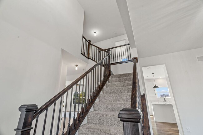 Building Photo - Charming 4-Bedroom Home in Prime St. Charl...