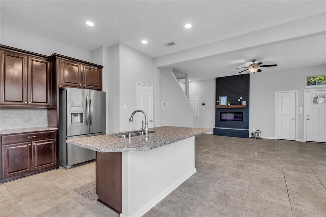 Building Photo - 167 Axlewood Ct