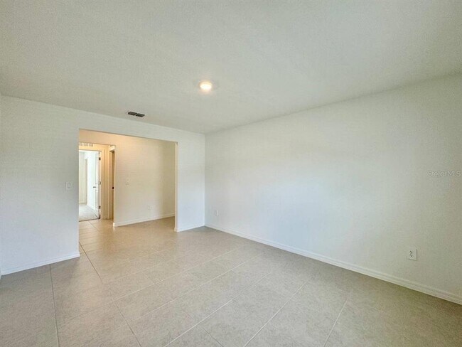 Building Photo - 10205 Alder Green Dr
