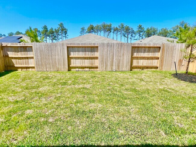 Building Photo - 3019 Mallorca Dr