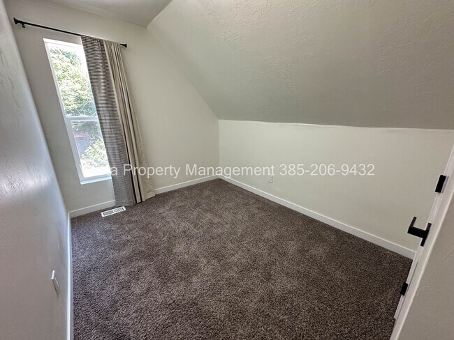Building Photo - 2538 Orchard Ave