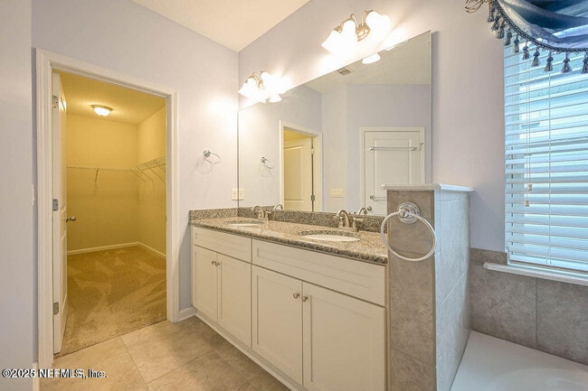 Building Photo - 15736 Spotted Saddle Cir