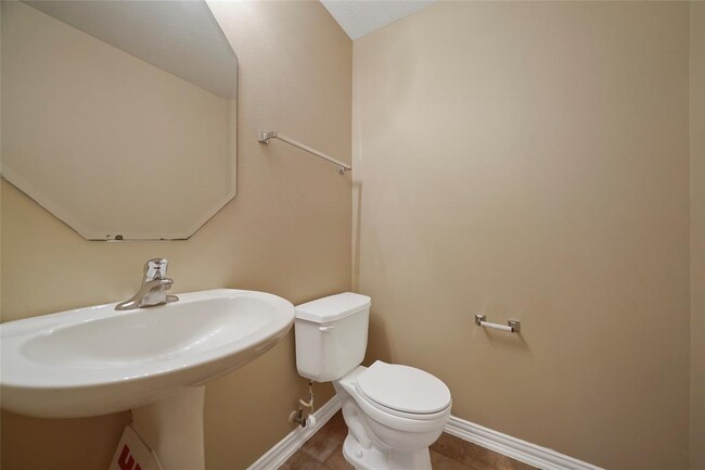 Building Photo - 13019 Coopers Hawk Dr