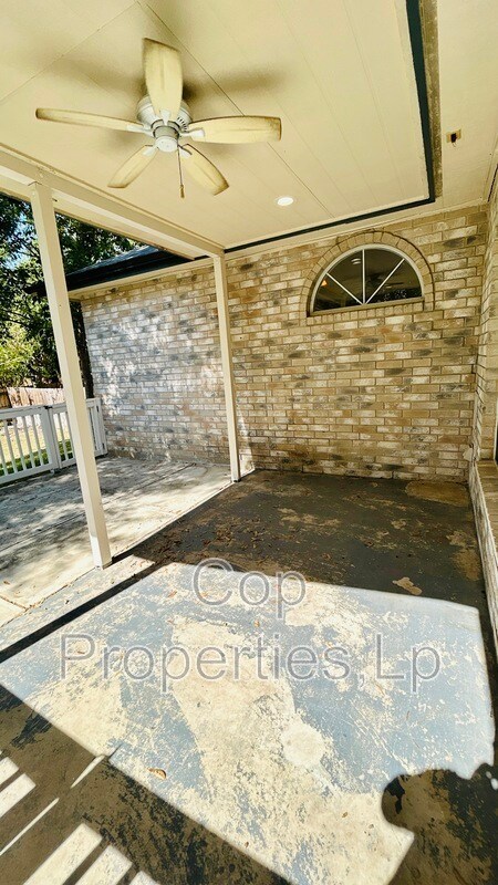 Building Photo - 6362 Parkland Oaks Dr