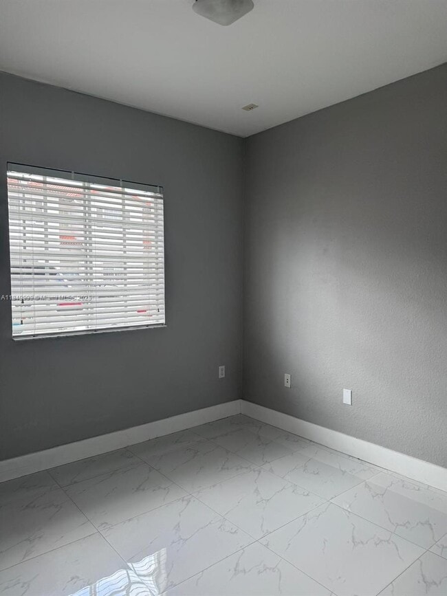Building Photo - 8420 SW 150th Ave