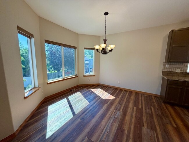Building Photo - 1702 70th Ave