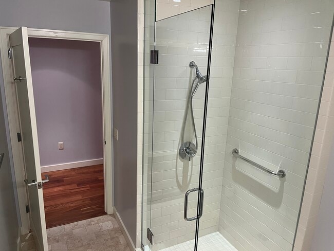 Building Photo - 841 S Gaines St