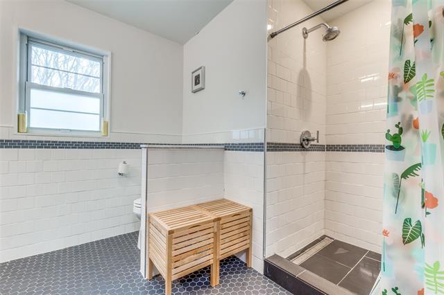 Building Photo - 5459 Vanderbilt Ave