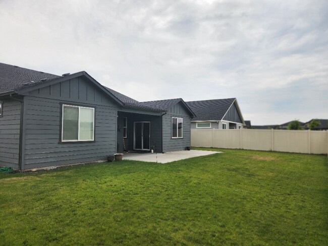 Building Photo - 13336 N Telluride Loop