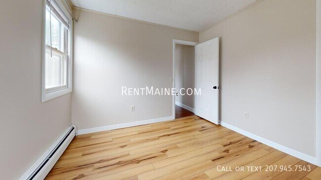 Building Photo - 198 Main Rd N