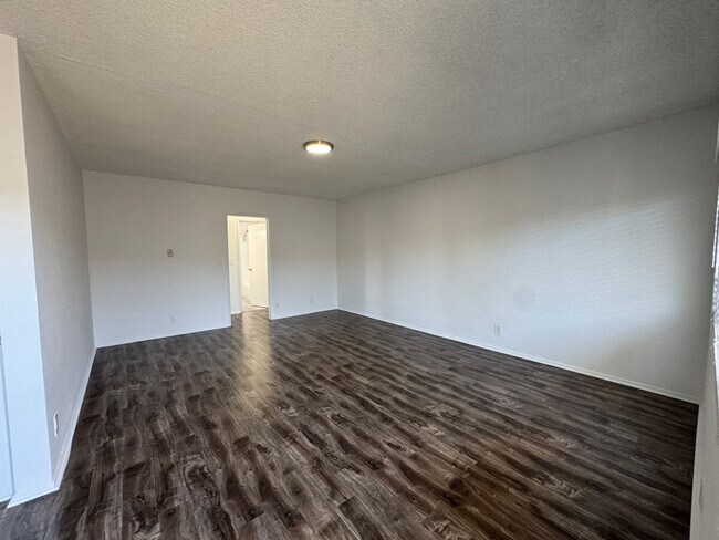 Building Photo - 7253-57 Variel Ave