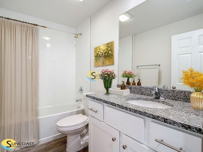 Building Photo - 11008 N Edith Point