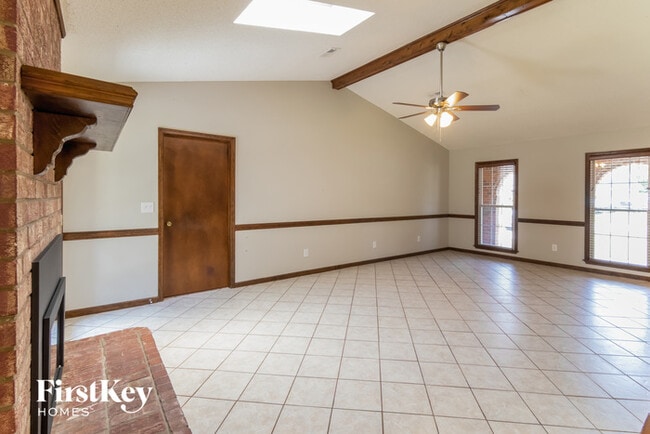 Building Photo - 8157 N Ridgebrook Dr