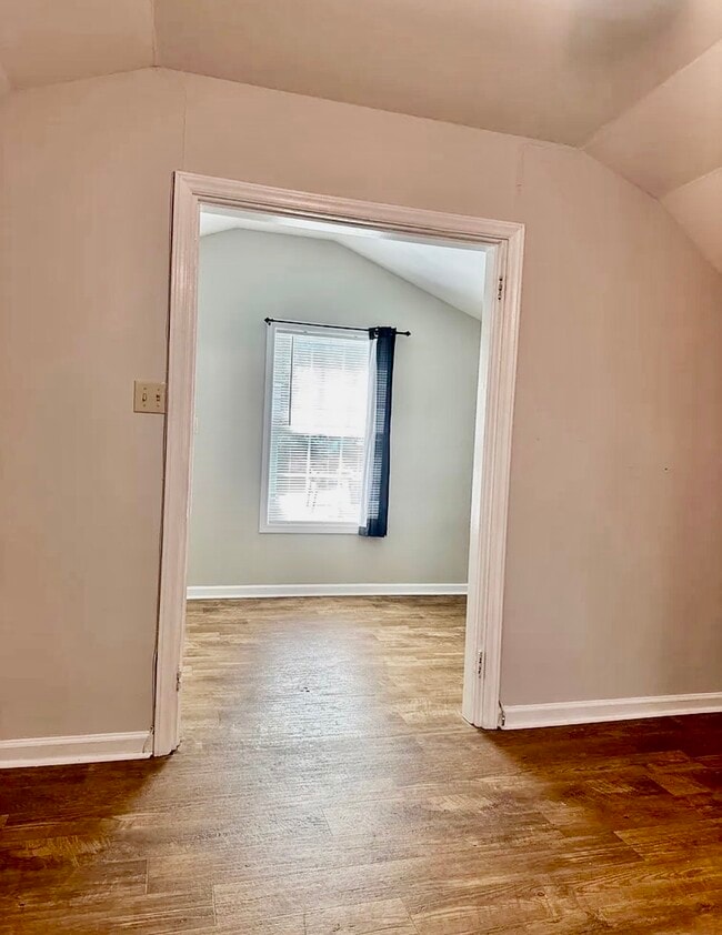 Building Photo - 740 Lawn Dr