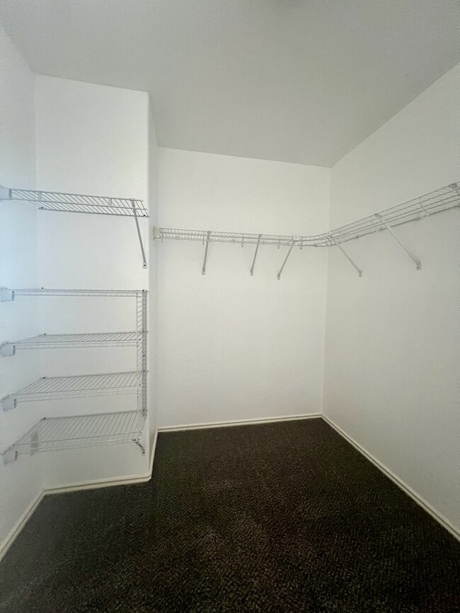 Building Photo - 9411 Rainbow Creek