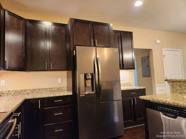 Building Photo - 5643 Arbor Chase Dr