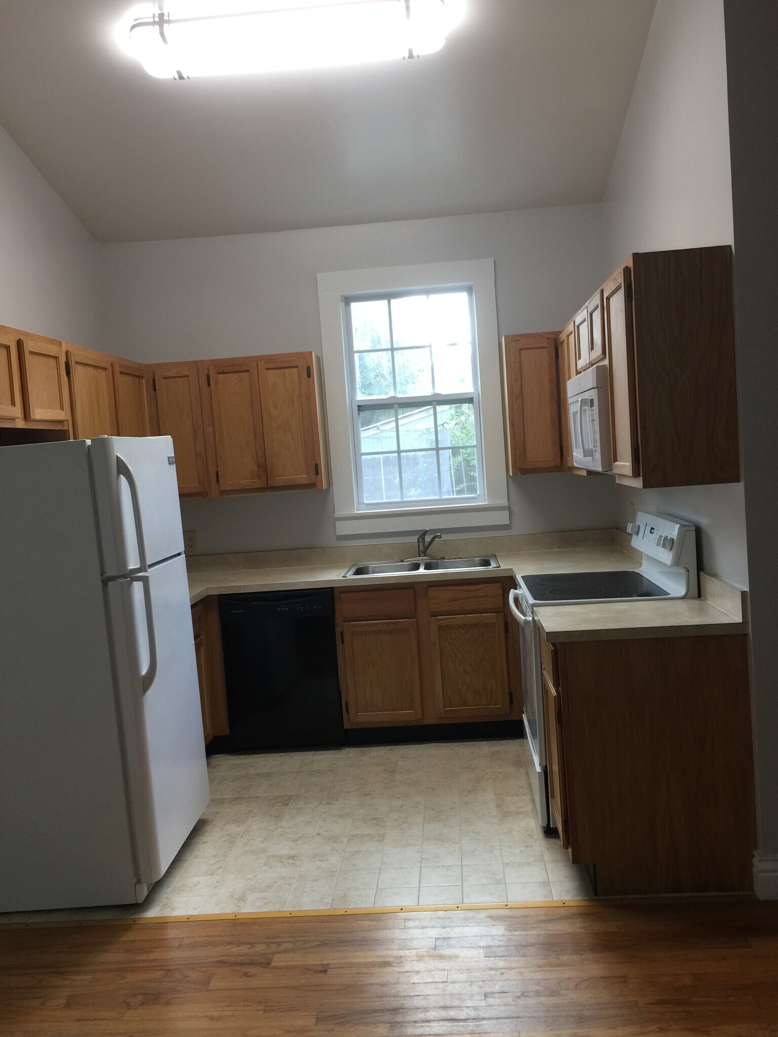 Kitchen - 2513 Annunciation St