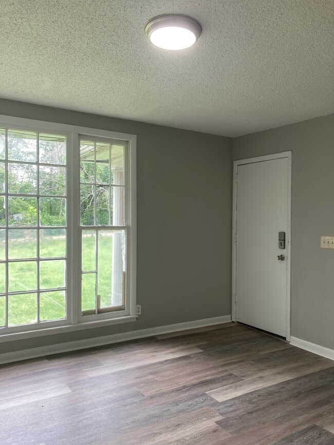 Building Photo - Duplex Home on 1 acres lot - Peacefule, Quiet, Safe Neighborhood