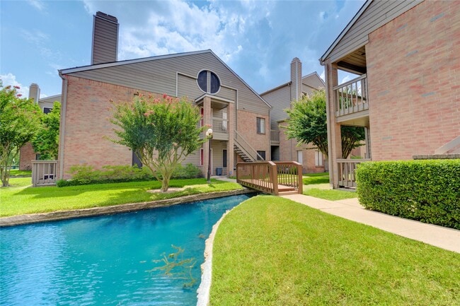 Building Photo - 2023 Gentryside Dr