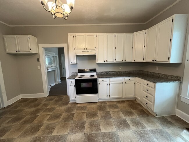 Building Photo - 173 Poplar St