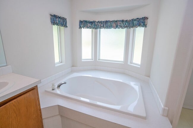 Building Photo - 3-Bedroom Gig Harbor Retreat with Private ...