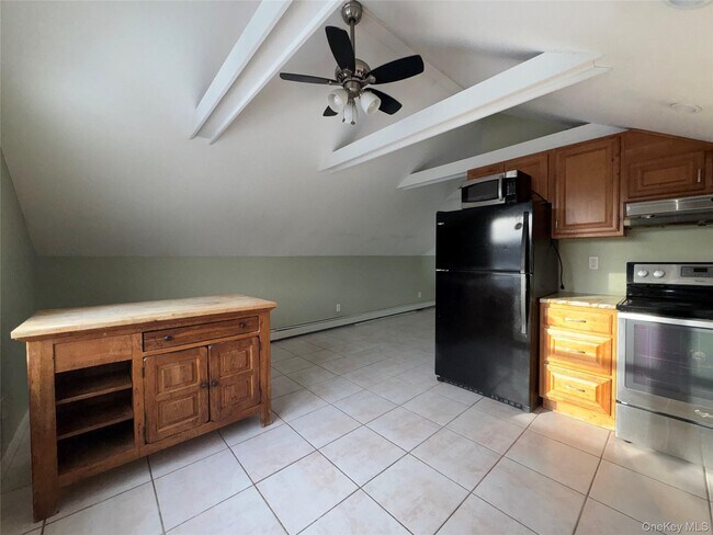 Building Photo - 25 Gardners Ln