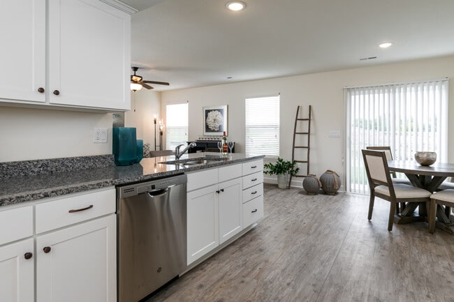 Building Photo - 413 NE 194 Terrace