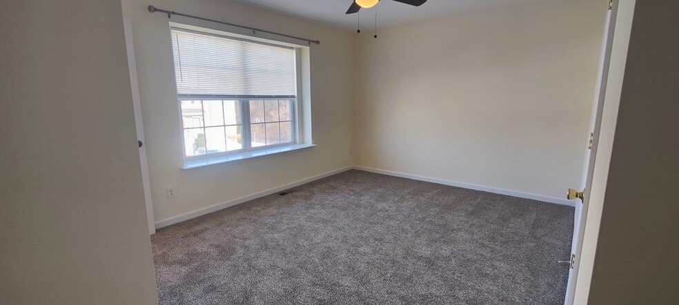 Building Photo - 9 Cambria Ln