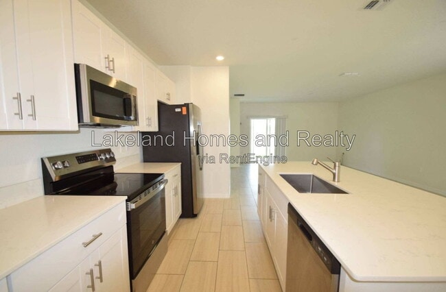 Building Photo - 4060 Radiant Mountain Dr
