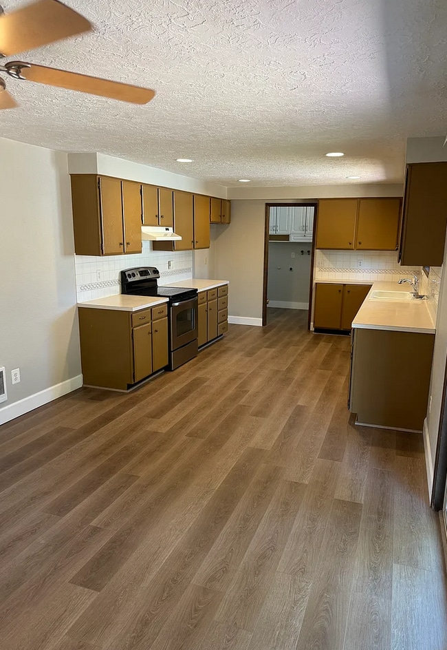 Building Photo - 147 Idylwood Dr SE