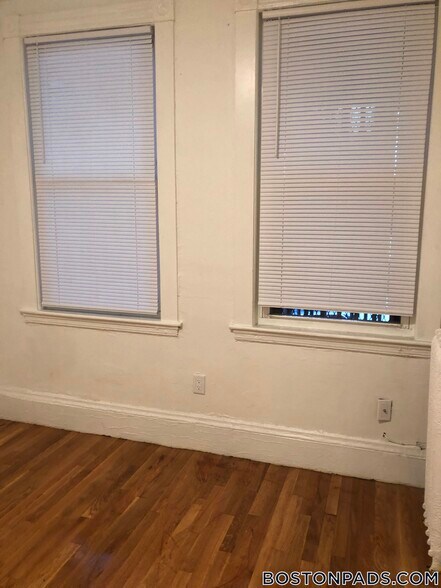 Building Photo - 32 Edgerly Rd