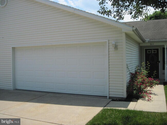 Building Photo - 7014 Seneca Ridge Dr
