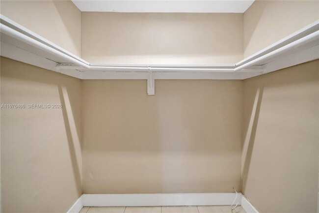 Building Photo - 592 NE 150th St