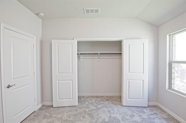 Building Photo - 625 Hidden Cove Dr