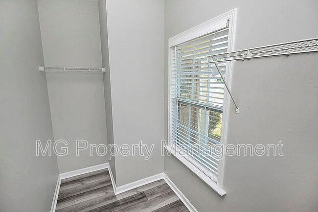 Building Photo - 162 Brookshire Dr