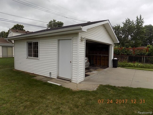 Building Photo - 8783 Lozen Dr