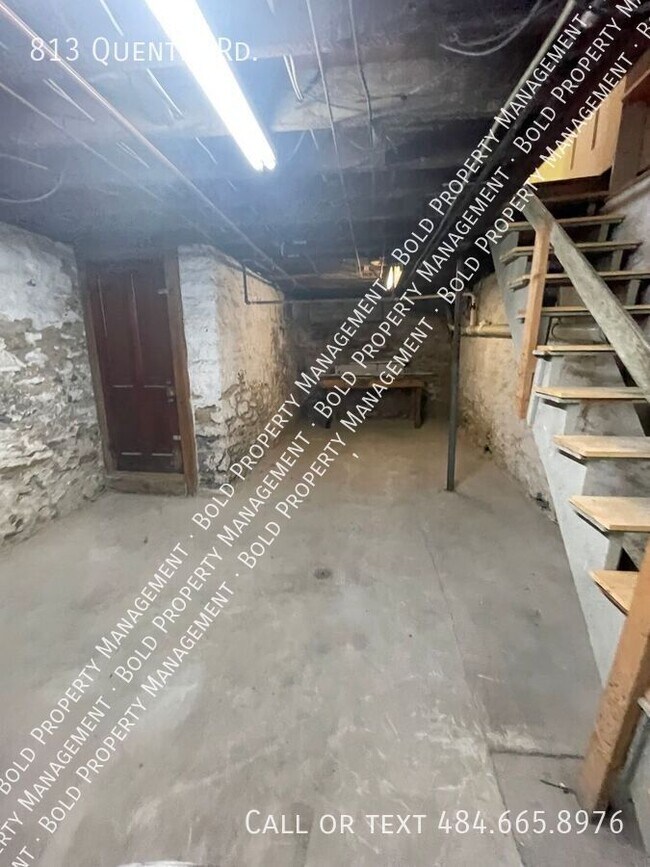 Building Photo - 813 Quentin Rd