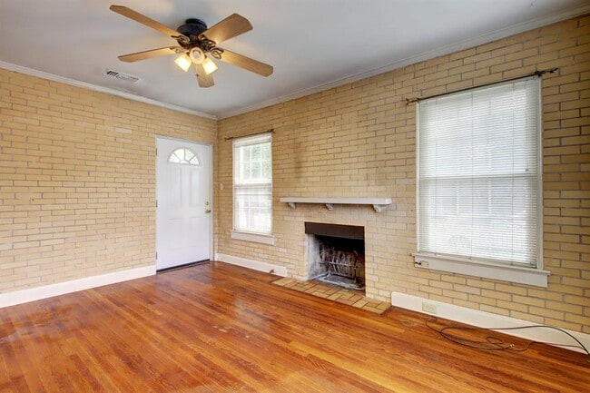 Building Photo - 1408 W 47th St